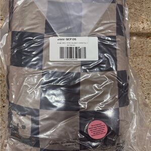 NEW VICTORIA'S SECRET Pink Sherpa Blanket, Checkered 60”